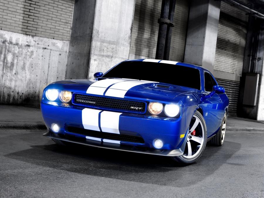  Dodge Challenger SRT8 392 Inaugural Edition 2010 года  (фото 11 из 36)